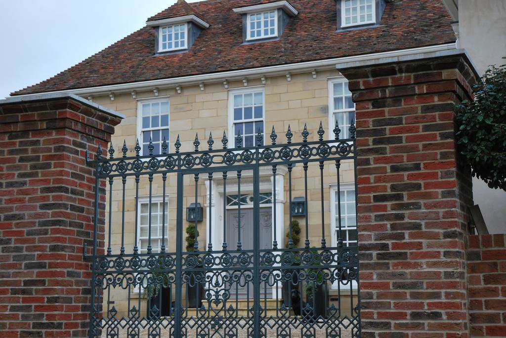 Bed and Breakfast Montpellier House Newport Pagnell Exteriér fotografie